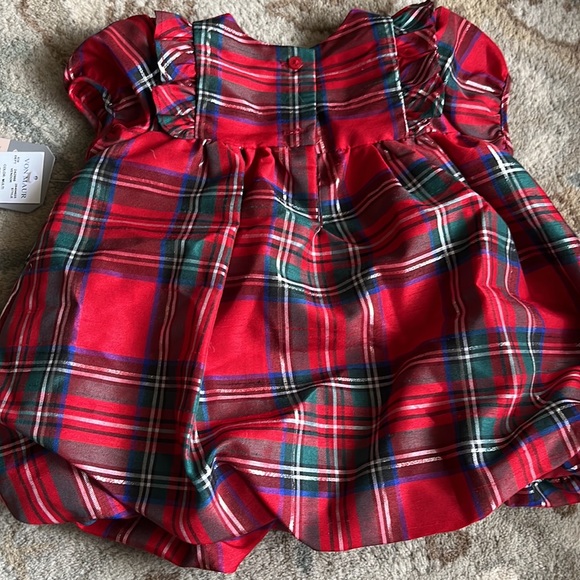 Red green plaid tunic and black leggings - Picture 4 of 4